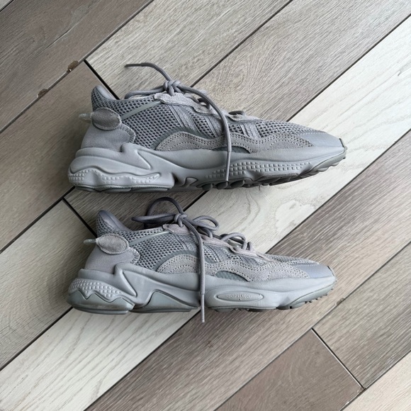 Adidas Originals Ozweego 'Charcoal Grey' Sneakers - Picture 3 of 7